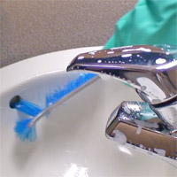 Restoom fixture cleaning detail