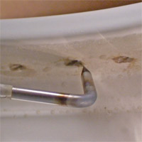 Restoom fixture cleaning detail