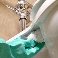 Restoom fixture cleaning detail